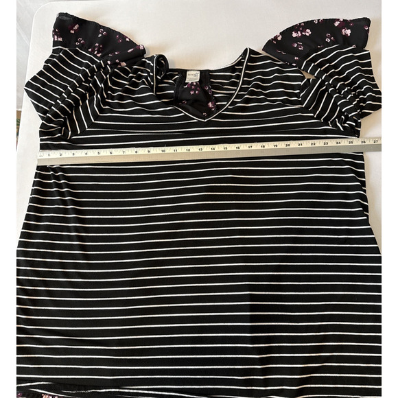 Terra & Sky Women's 2X Whimsigoth Purple Floral Stripe Lace Up Back Tunic Blouse - Picture 8 of 11